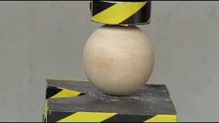 木球 VS 油圧プレス機 /【EXPERIMENT】Wood ball with  Hydraulic press machine.