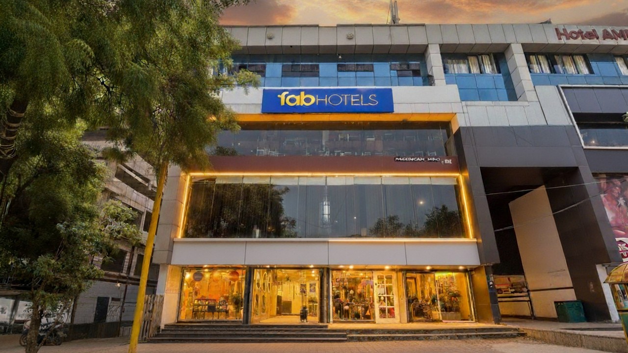 FabExpress Relax Inn | Ahmedabad, India | Hotel Review 🏩