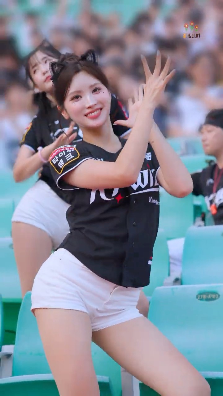 “Hot day, but Piri Out Song makes it cool🎶” Kim Jungwon’s charm✨