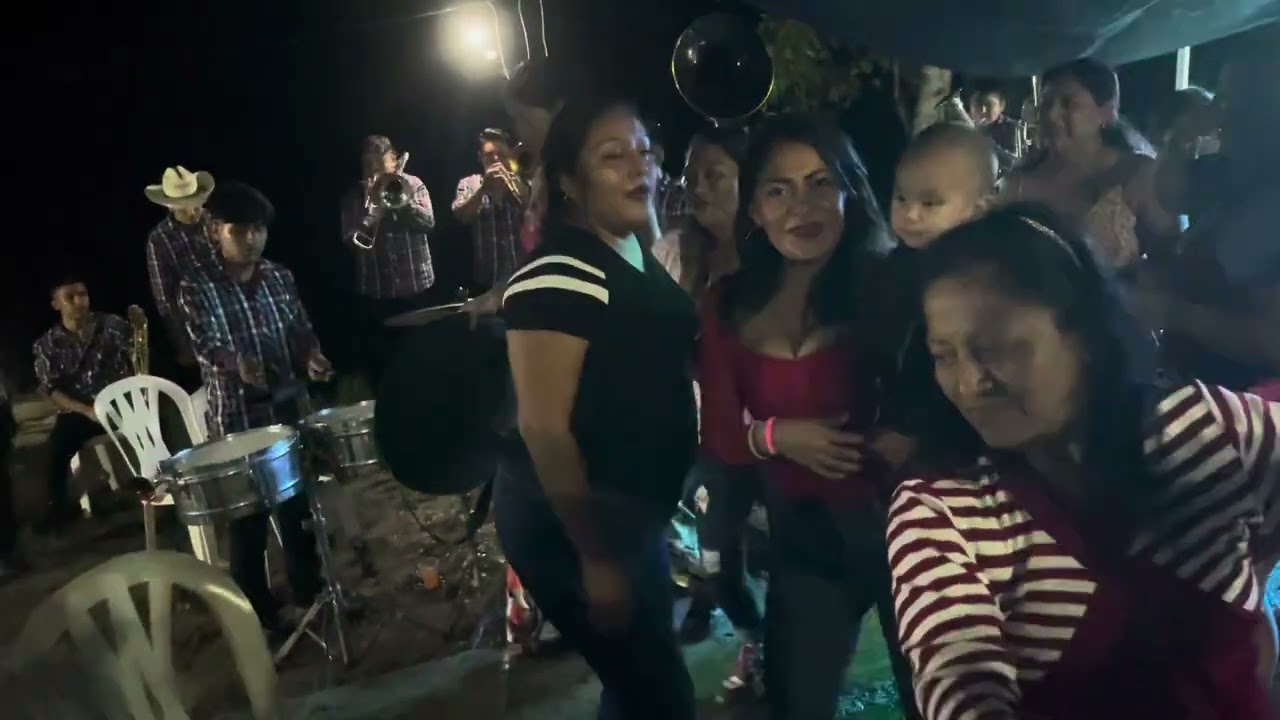 PURAS CUMBIAS CON BANDA PALO DE ROSA BODA DE Ambrosio y Sara segunda parte