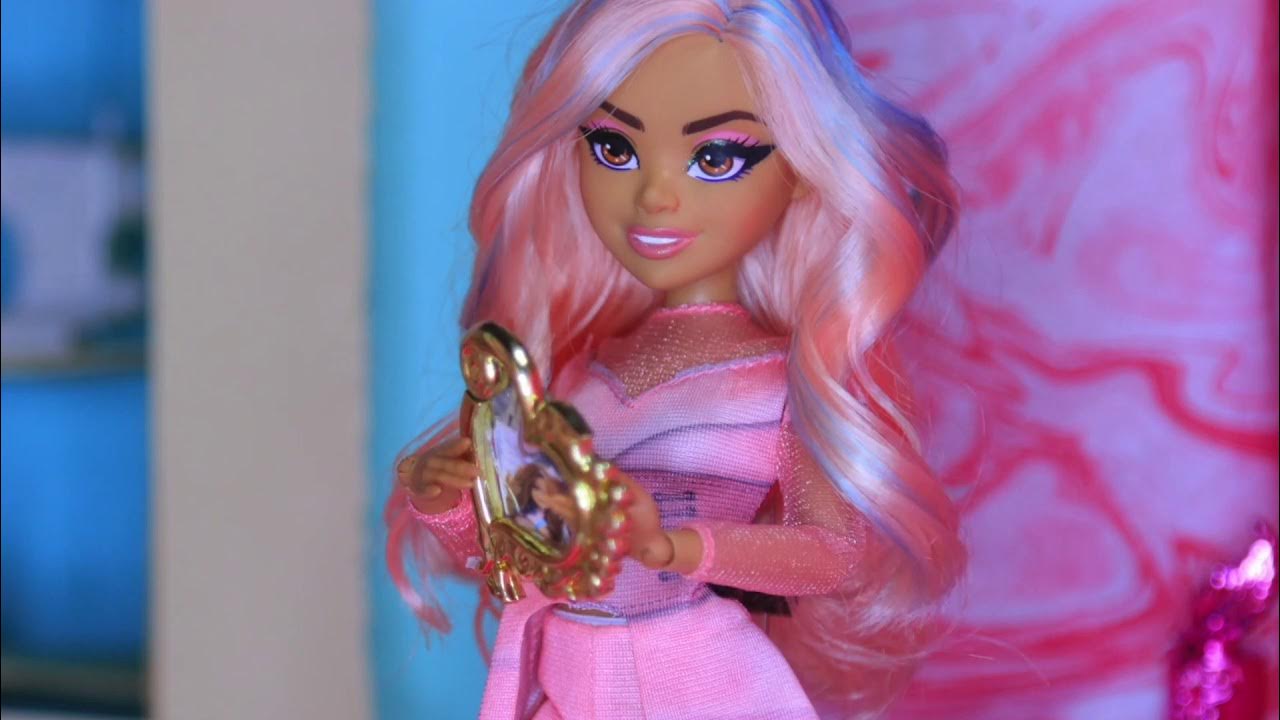 Disney Descendants Queen of Mean Stop Motion : Preview