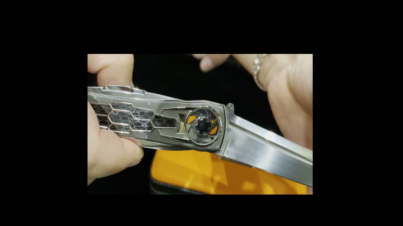 The 2023 Solvang Custom Knife show at the Table of Moro Knives Italian excellence