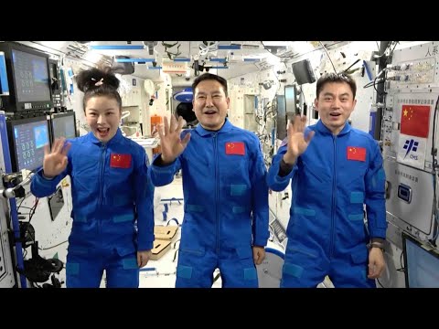 Chinese astronauts greet students on Earth before space lecture