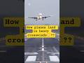 Why planes don’t flip in strong crosswinds ✈️💨 #aviation #airlines#aviation #airplane