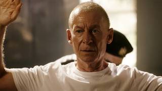 2025最新电影《记者》，根据战地记者被捕入狱真实事件改编，揭露残酷战争真相