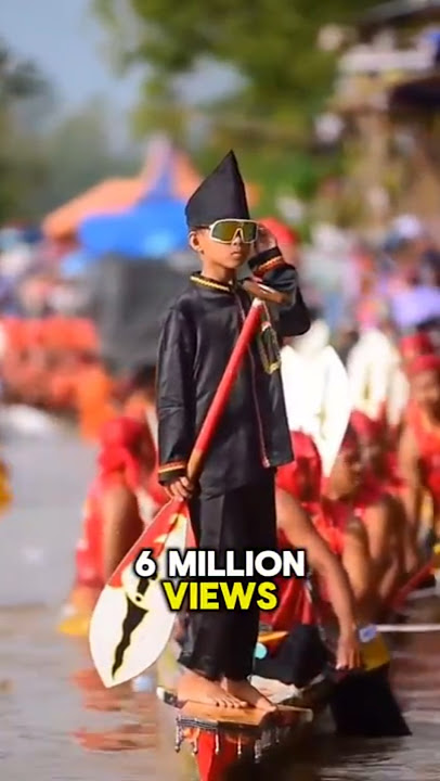 The Dancing Kid Who Made Indonesia’s Boat Race World-Famous