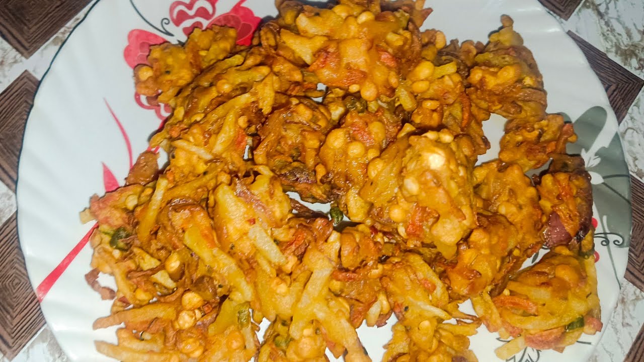 Gajar Aalu Chana Dal Pakoda Recipe Live | Crispy Pakoda Banane ka Asaan Tarika | Street Style Pakora
