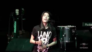 ZIMA Feat Sarah NDIO - Bukan Urusanmu (Live @KKB ROCKSHOW)