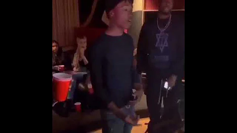 davido chilling in the studio