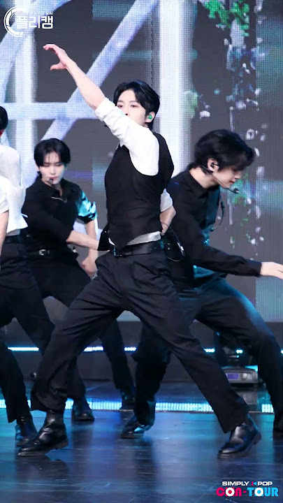 𝒪𝓃𝓁𝓎 𝑜𝓃𝑒 𝒾𝓃 𝒰𝓃𝒾𝓋𝑒𝓇𝓈𝑒 #EPEX #에이든