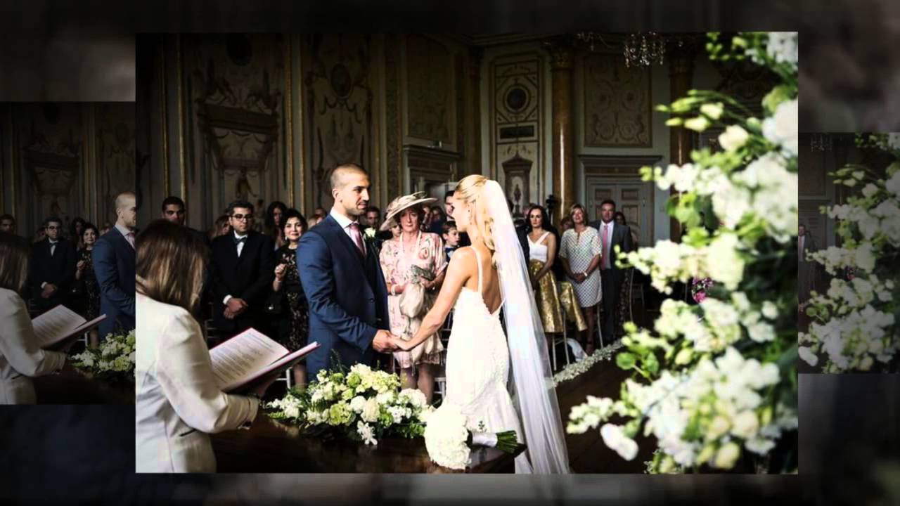 Award Winning Reportage Wedding Photographer based in Surrey