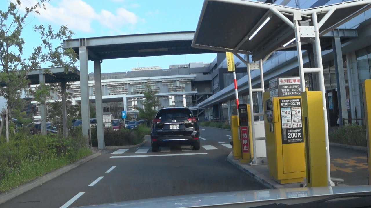 イオンモール堺鉄砲町の立体駐車場に、入りました。I entered the multi-storey car park of AEON MALL Sakai Teppocho.