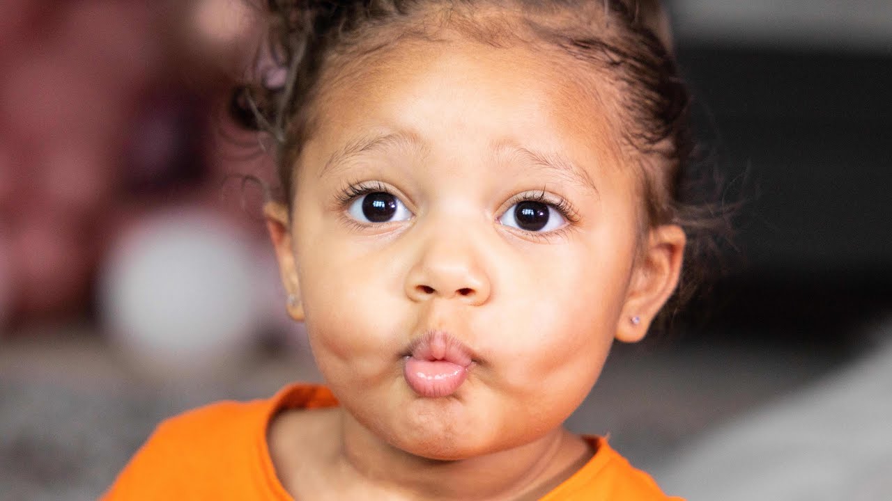 НАШЕМУ МАЛЫШУ ПРОКОЛОЛИ УШКИ!!!