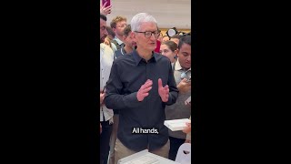 Apple Succession Plan Emerges as Company Turns 50