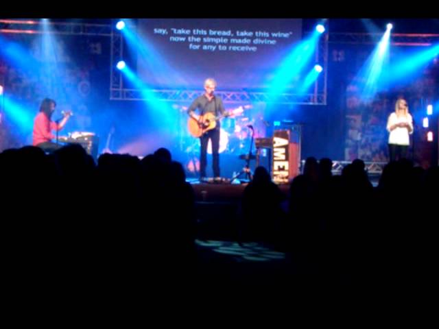 Sleduj Matt Maher We Remember You Metro Church 042513 na YouTube Sleduj Matt Maher We Remember You Metro Church 042513 na YouTube
