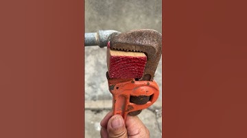 Great DIY plumbing ideas! How to remove a broken faucet thread from a pipe #diy #plumbing #ideas