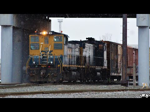 Kicking Boxcars With End Cab Switchers