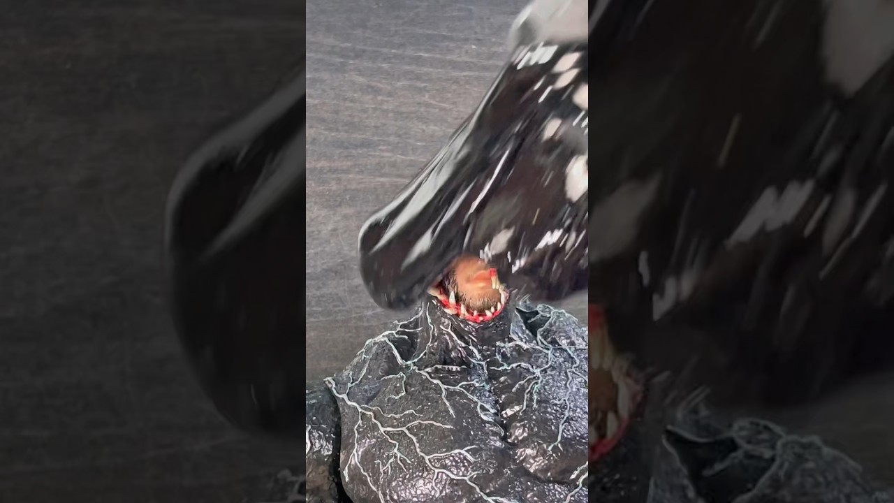 Unusual ASMR - Venom Cleaning by a piece of Venom 