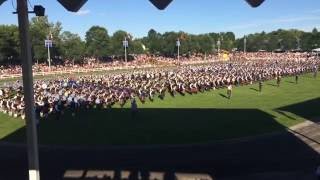 Scotland The Brave (1400 pipers and drummers)