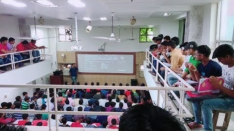 IIT JEE & NEET ke liye KANPUR (Kakadeo) me PHYSICS ka best coaching .  🎯    AMIT PANDEY sir