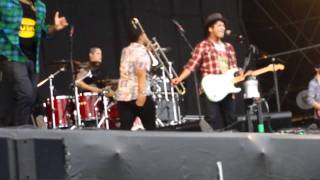 Bruno Mars - Smells Like Teen Spirit/Billie Jean/Seven Nation Army [V Festival, Weston Park]