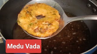 South Indian Vada/Crispy Instant Medu Vada /Healthy Breakfast recipes @simplycookingwithnilu7976
