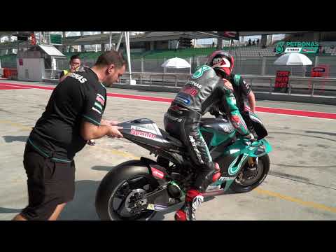 Video: Fabio Quartararo Sepang'daki testleri domine ediyor, Marc Márquez tekrar düşüyor ve Álex Rins yine üçüncü oluyor