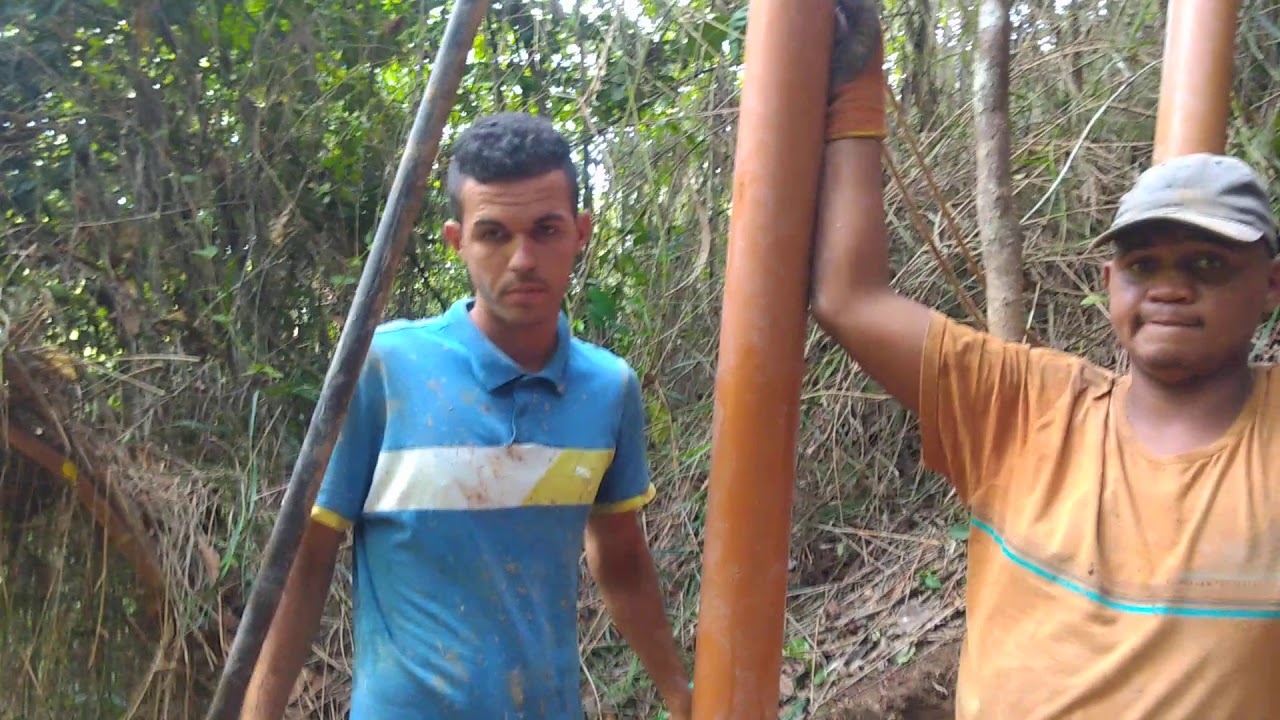 cavando mini poço revestindo