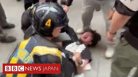 広島でデモ隊と警察が衝突 地面に押さえつけられる参加者も 