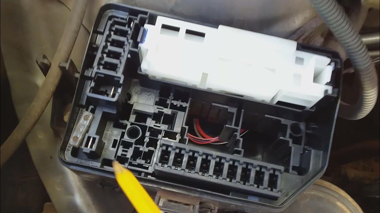 Toyota Vitz Fuse Box - YouTube