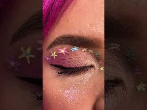 مفاجأة حشرة الكلب في عينيك