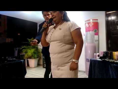 Maria arrebentando na apresentação na casa do duplo diamante Antônio Neto