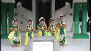 tari dolanan anak Adem ayem by Tk Al ikhlas ds. babadan kec. gunung jati