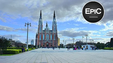 ¿Cuáles son las características principales de la ciudad de La Plata?