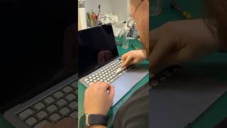 MacBook Air M2 как разобрать Клаву?!