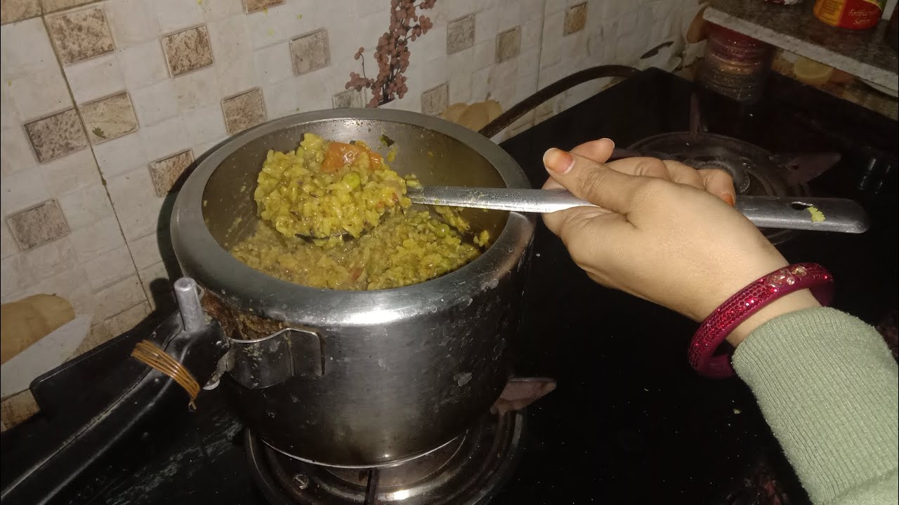  चावल मूंग की नमकीन खिचड़ी!!chawal mung ki namkeen khichadi recipe full video !!