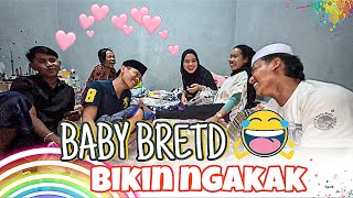 Baby bretd yus & richa give gifts 😅🤗