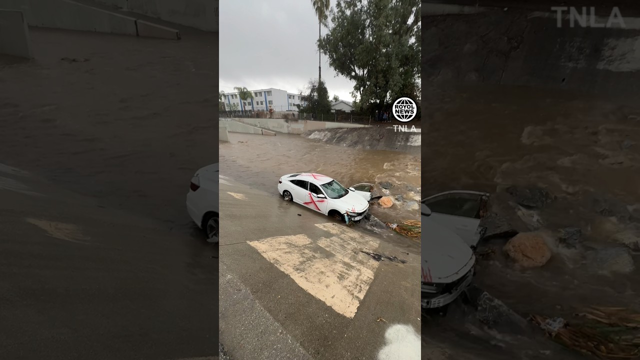 Vehicle ￼found submerged in the LA River