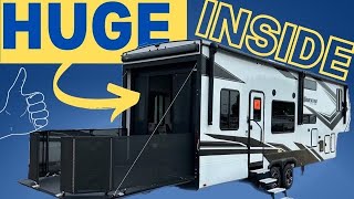 A Toy Hauler Under 40ft with THIS MUCH Space! WOW! 2023 Grand Design Momentum 315G