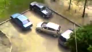 Смешно Женщина за рулем, очень сложно выехать с парковки! Юмор! Прикол! Смех Смешно Женщина за рулем, очень сложно выехать с парковки! Юмор! Прикол! Смех
