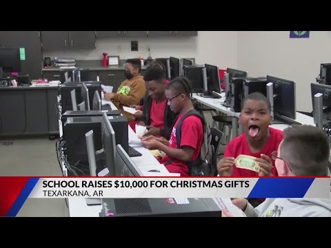 Arkansas Middle School gifts all students $10 for Christmas