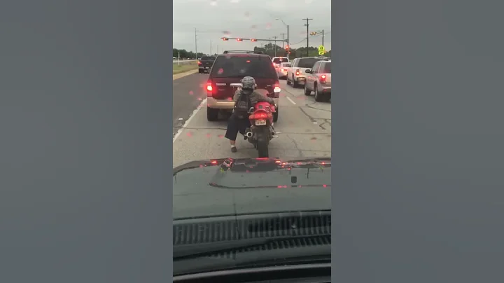 Dwarf on a street bike - DayDayNews