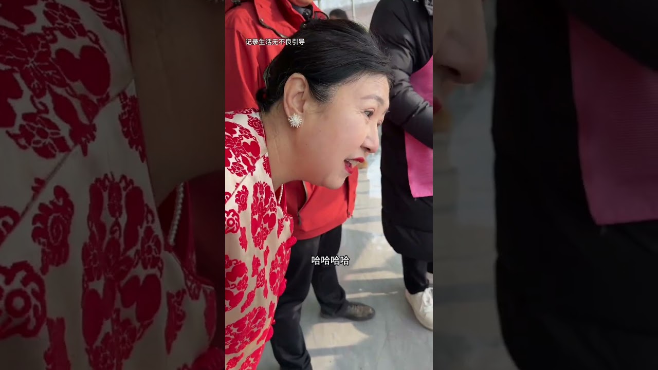 大宝老师打电话叫家长去学校了！张琳琳不去，我也不敢一个人去！我叫我丈母娘一起去！结果人家是家长和学校一起教孩子们学习生活技能了！虚惊一场！