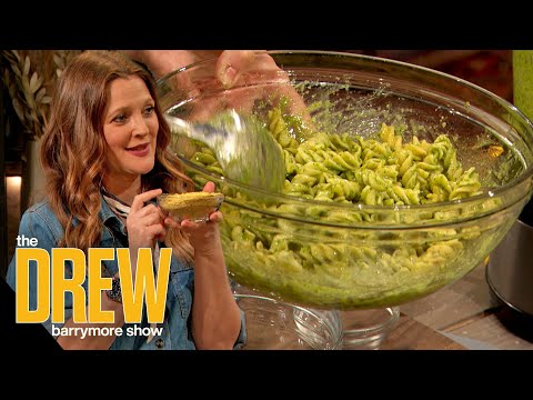 Drew Teaches How to Cook a Delicious Pesto Chickpea Pasta Dish