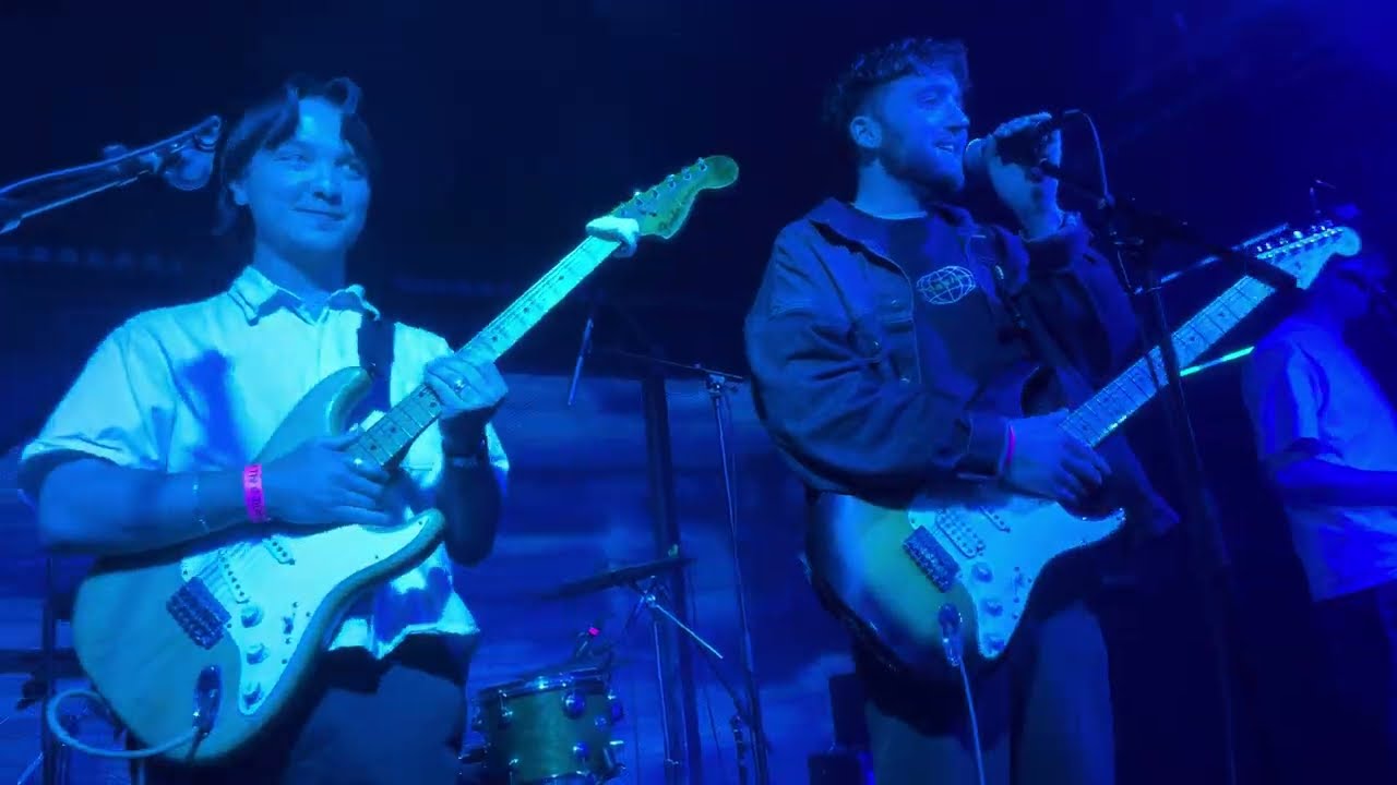 Regardez Current Blue | Live | Elsewhere Brooklyn NYC | March 22, 2025 sur YouTube Regardez Current Blue | Live | Elsewhere Brooklyn NYC | March 22, 2025 sur YouTube
