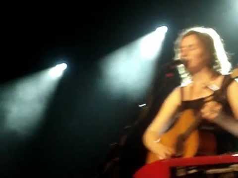 Kathryn Calder - Turn A Light On @ Oosterpoort 2011