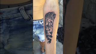 Tatuaje de León ? estilo Sketch y Blackwork