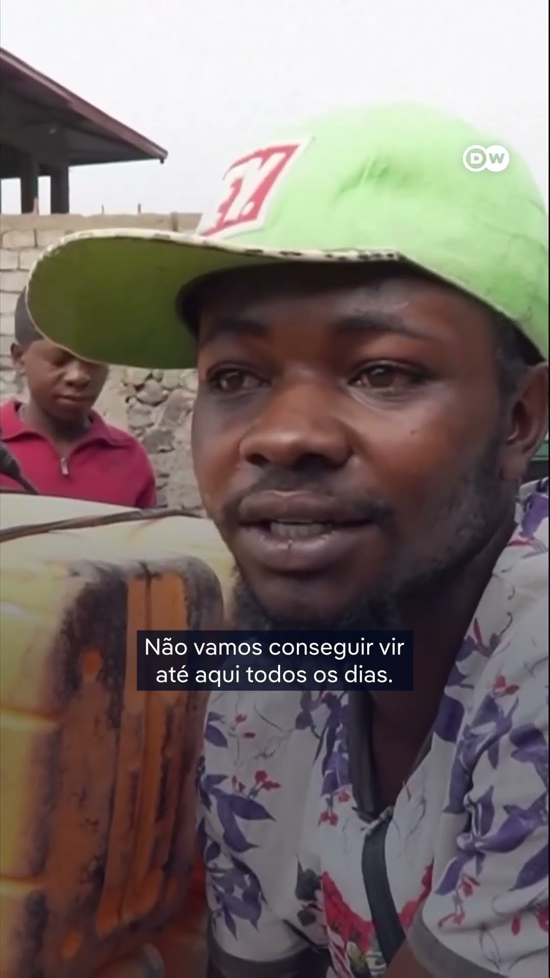 Moradores sofrem com conflito na República Democrática do Congo #shorts