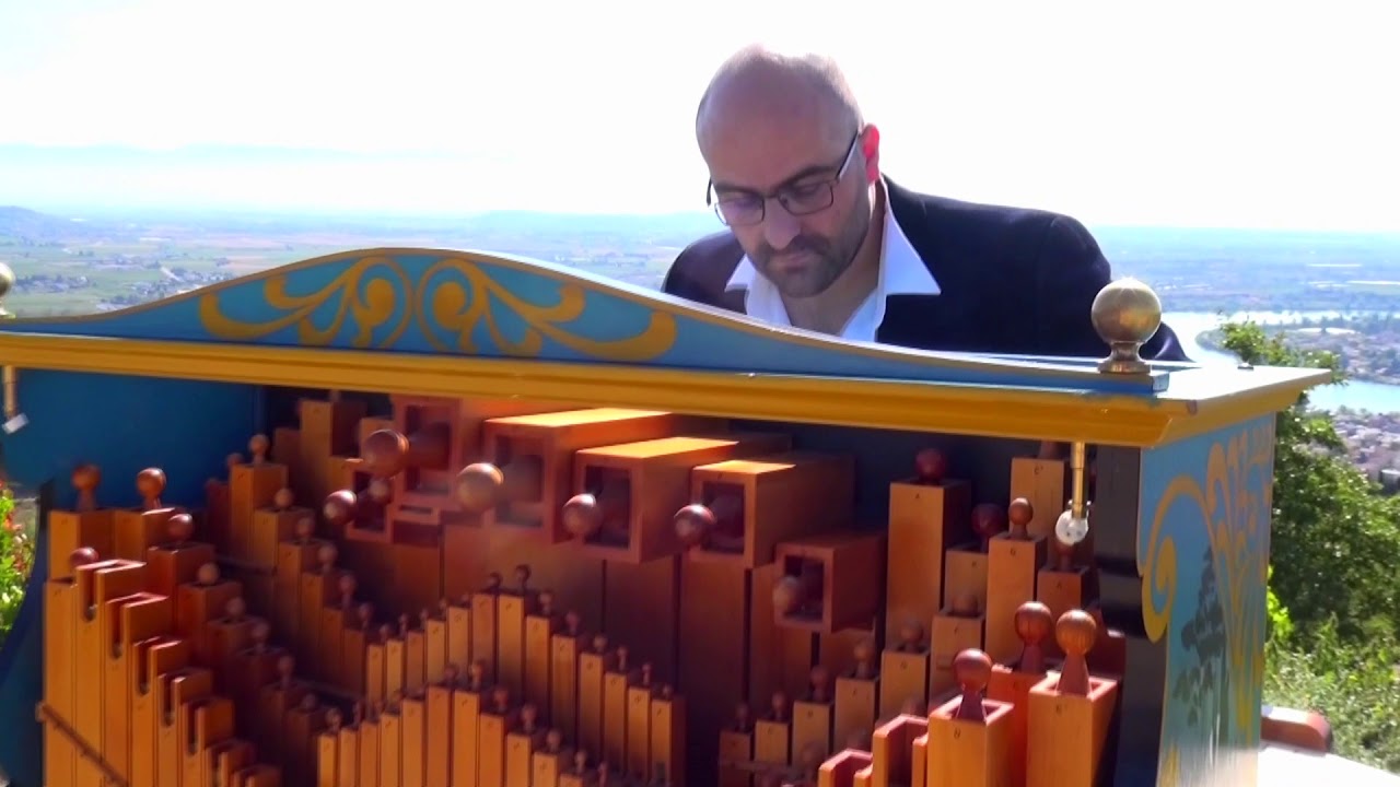 Spasibo - Zemfira / Земфира - Спасибо - YouTube