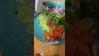 easy Guacamole Recipe avocado guacamole mexicanfoodguacamolerecipe easyrecipes foodieyummy
